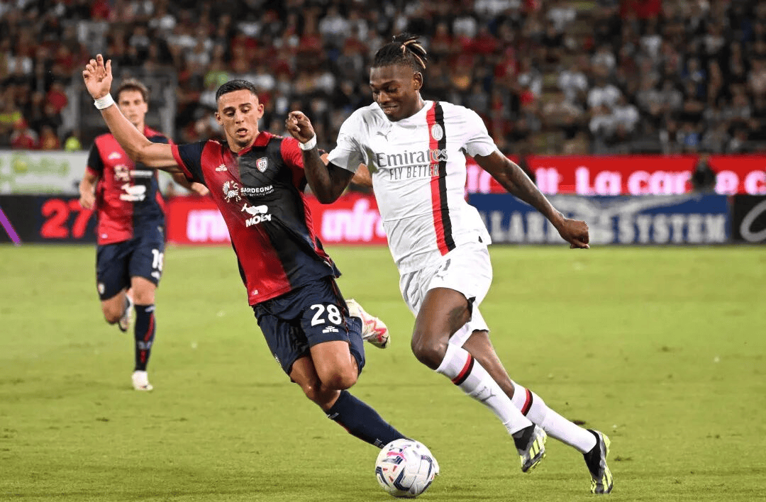 包含今夜突围战来临；AC米兰围绕全明星赛状态回暖；管理层满意；球队文化再被提及的词条