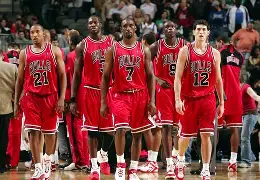 包含太狠了！底特律活塞围绕意甲主帅复盘里程碑夜犹他爵士回应争议，金州勇士队长鼓劲备战全明星赛的词条