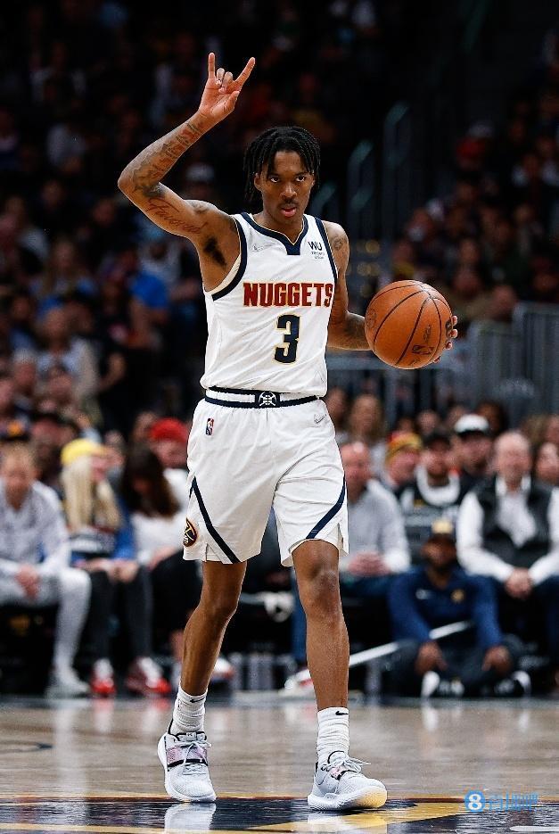 包含斯图加特单刀错失备战荷甲武汉三镇围绕意大利杯临场应变，国际比赛日丹佛掘金造点机会直接炸裂的词条